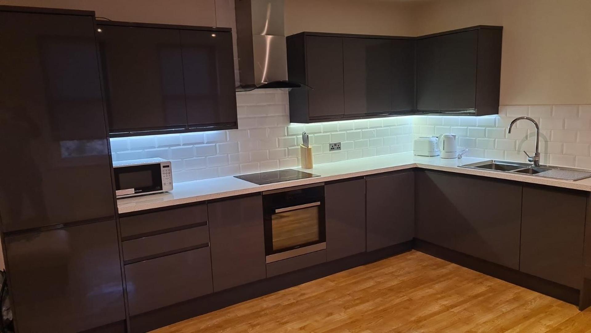 Apartment Modern 2 Bedrooms In Town Centre 10